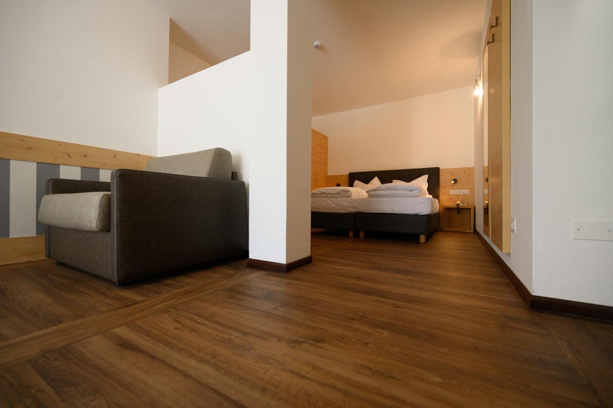 Hotel Stella Alpina Spiazzi Di Caprino Exterior photo